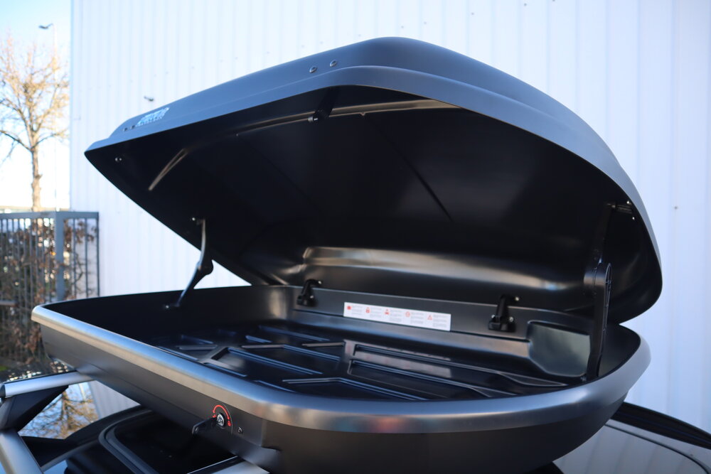 Dakkoffer 400 liter Perfect Fit travelbox Mat zwart