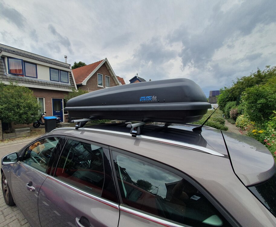 Dakkoffer PerfectFit 500 Liter + dakdragers Ford Edge vanaf 2016 voor gesloten dakrail