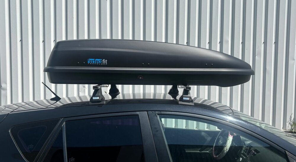 Dakkoffer PerfectFit 440 Liter + dakdragers Jaguar I-Pace SUV vanaf 2018