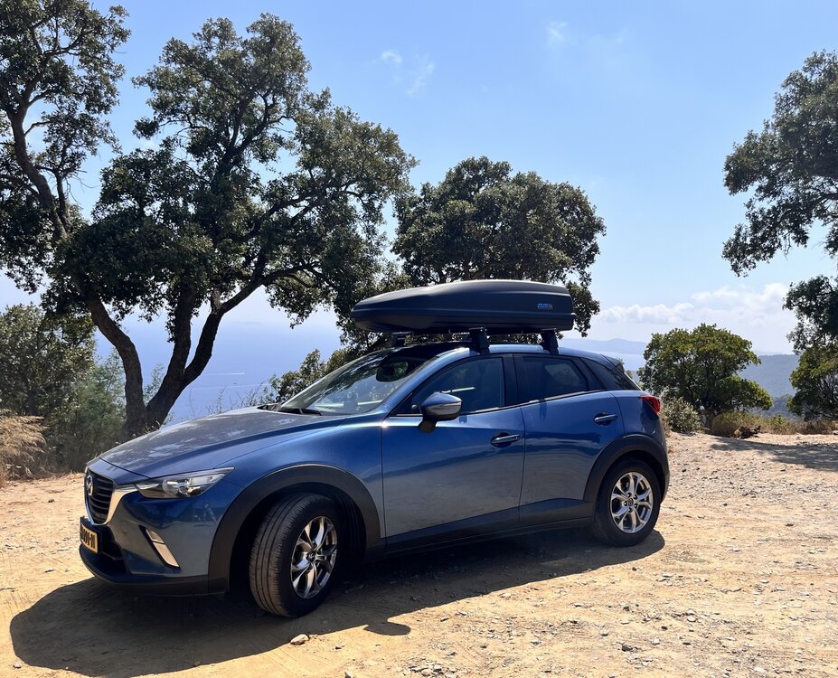 Dakkoffer PerfectFit 440 Liter + dakdragers Lexus UX vanaf 2019 voor gesloten dakrail