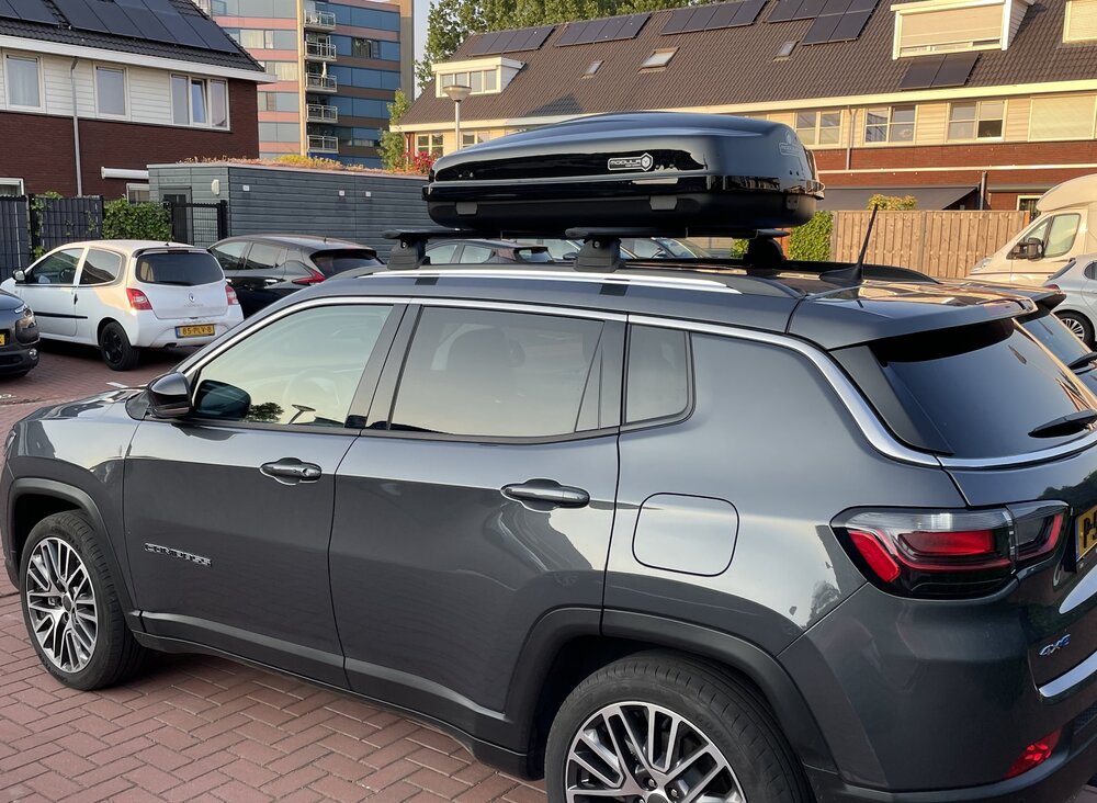 Dakkoffer Modula Ciao 310 Liter + dakdragers Lexus UX vanaf 2019 voor gesloten dakrail