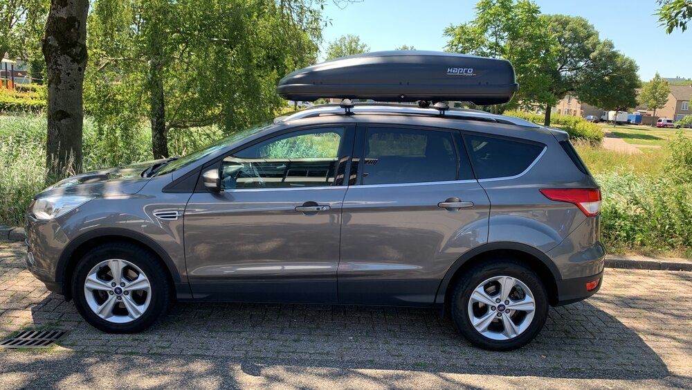 Dakkoffer Hapro Traxer 6.6 Antraciet + dakdragers Ford Focus IV Active vanaf 2019 voor gesloten dakrail