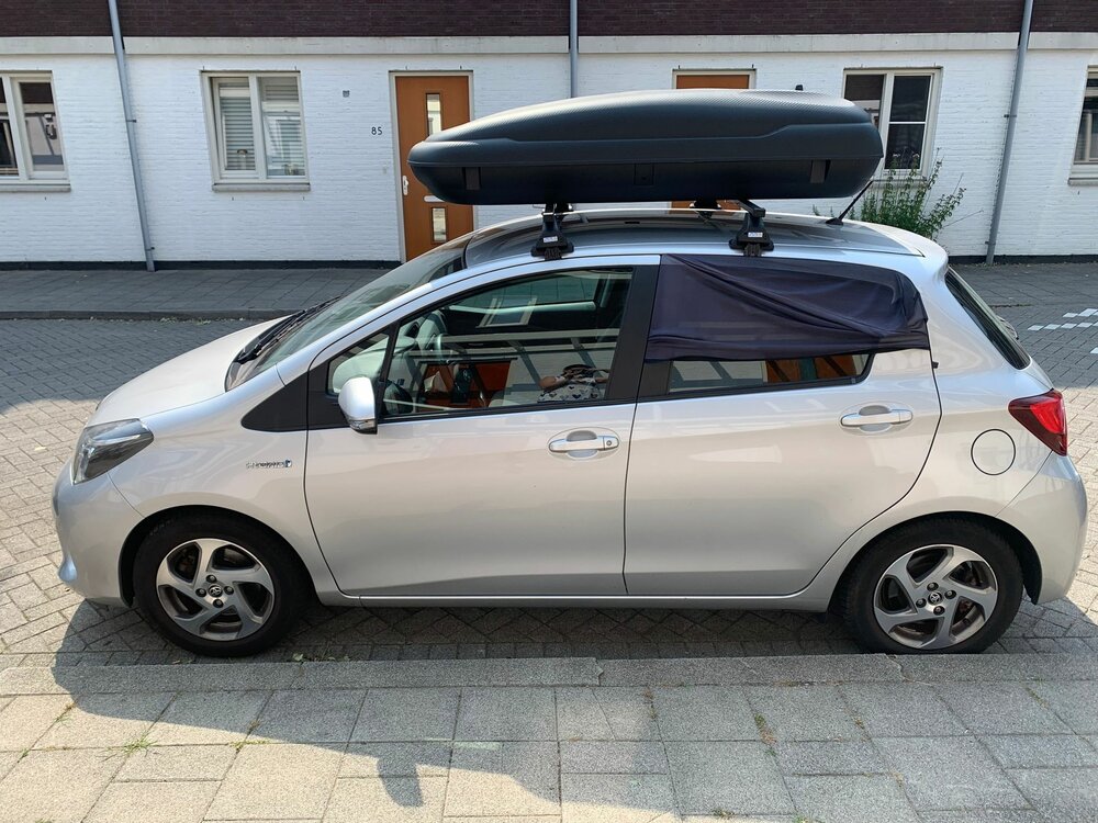 Dakkoffer ArtPlast 400 liter antraciet/carbon + dakdragers Ford Focus IV Active vanaf 2019 voor gesloten dakrail