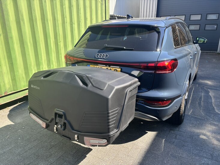 Towbox Alpha - Trekhaakkoffer zwart 330 L
