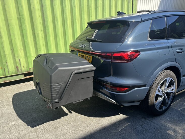 Towbox Alpha - Trekhaakkoffer zwart 330 L