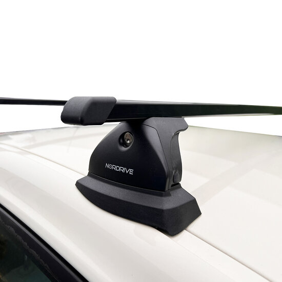 PerfectFit dakkoffer 440 liter + Nordrive dakdragers Mercedes A-Klasse 5 deurs hatchback 10/2012 t/m 05/2018