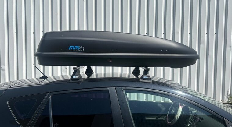 PerfectFit dakkoffer 440 liter + Nordrive dakdragers Jaguar E-Pace 08/2017 t/m 10/2024