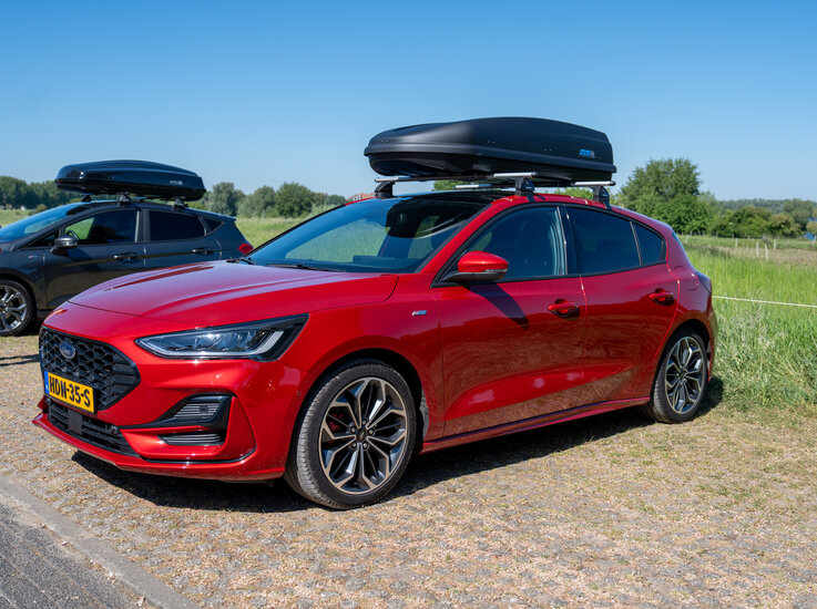 PerfectFit dakkoffer 440 liter + Nordrive dakdragers Jaguar E-Pace 08/2017 t/m 10/2024