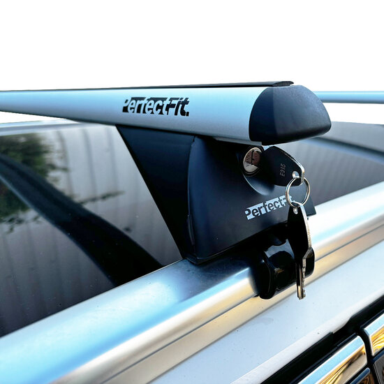 PerfectFit dakkoffer 400 liter + PerfectFit dakdragers Seat Leon vanaf 2020