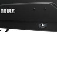 Dakkoffer Thule Force L 450 liter + dakdragers Skoda Kamiq vanaf 2019 voor gesloten dakrail