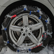 Pewag Servo sneeuwkettingen 9mm Mercedes EQV vanaf 2021 voor bandenmaat 245/55R17